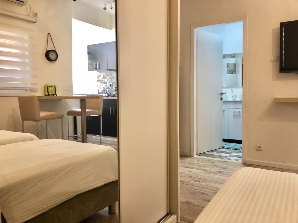 Studio Apartment In Bat-Yam Бат-Ям Экстерьер фото