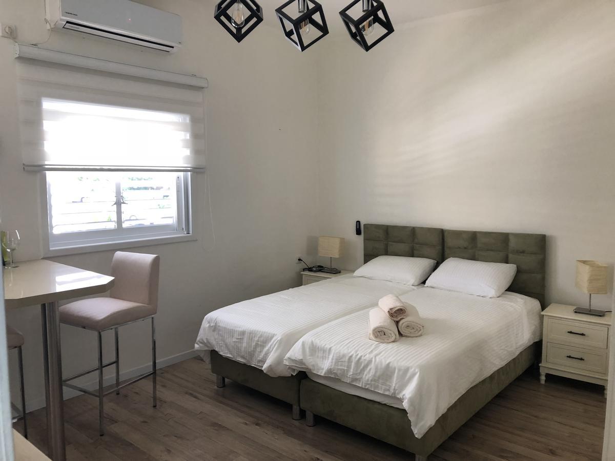 Studio Apartment In Bat-Yam Бат-Ям Экстерьер фото